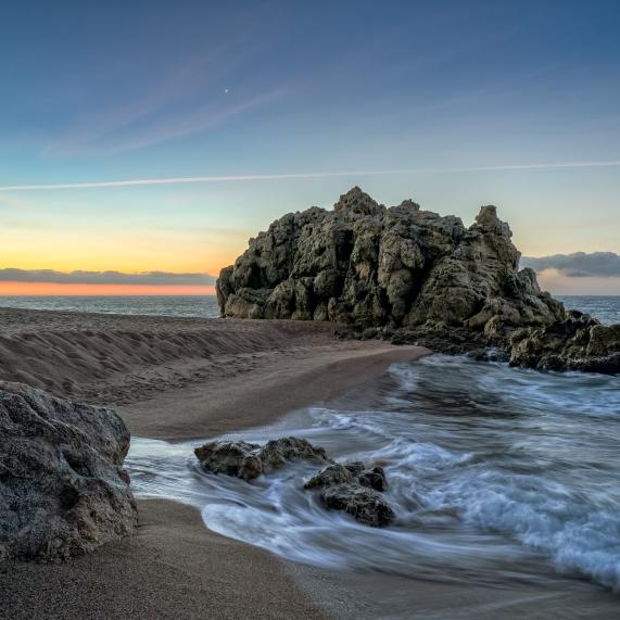 Playa de las Rocas (Rocks Beach)