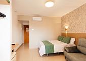 Cuádruple superior vista piscina (4 adultos)