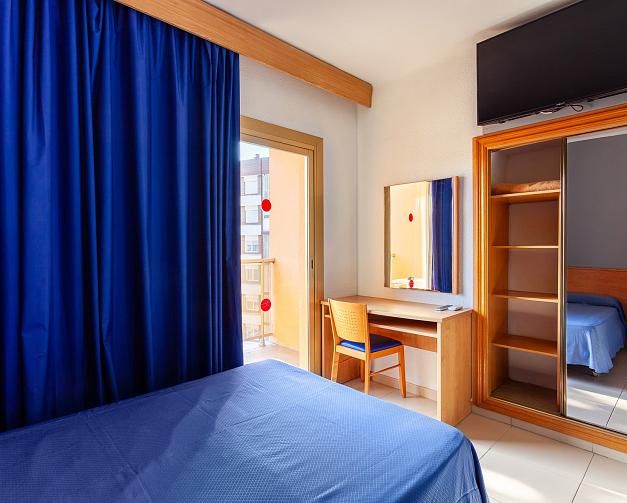 Triple room